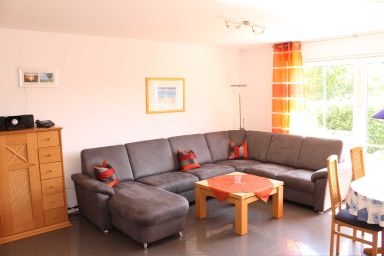 ADS-Fewo Zempin **12 Gehminuten bis zum Ostseestrand** - Wohnung 1.2. ist 65m² groß mit 2 Schlafzimmern