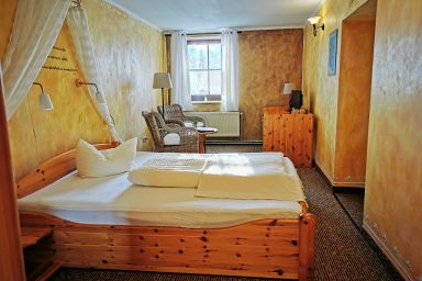 Familienfreundlicher Landurlaub im Gutshaus - 06  DZ bis 3 Pers