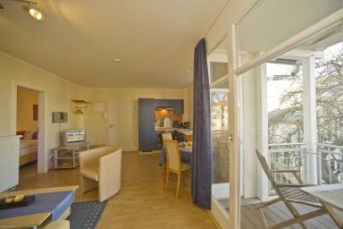 Villa Am Steinbach - 150m zur Ostsee - Sassnitz auf Rügen - App. 2 - Donnerkeil