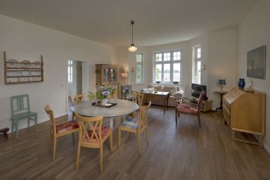 Gut Grubnow Rügen - Ferienwohnung 3 mit Seeblick und Terrasse