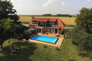 Huus an`t Diek, Luxus in Deichnähe, Erdgeschosswohnung mit Pool, Nähe Norddeich