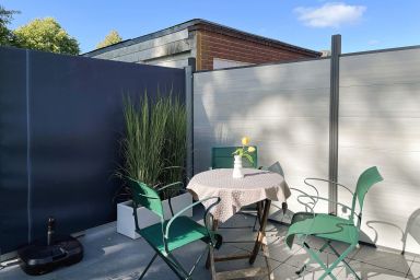 Manuela OG, Halligweg