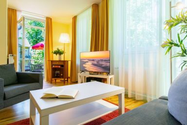 Strand-Park - 3-Zimmer Ferienwohnung mit sonnigem Balkon in erstklassiger Lage am Ostseestrand