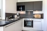KÃ¼chenzeile mit Backofen, Mikrowelle und GeschirrspÃ¼ler