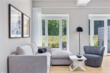 Strandresidenzen Binz-Prora - Schönes Maisonette-Apartment in erster Reihe an der Ostsee mit Terrasse & Balkon