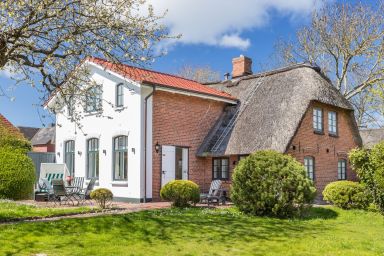 Kampende I - Historisches Reetdachhaus mit ca. 185 m² Nutzfläche im Erd- und Obergeschoss