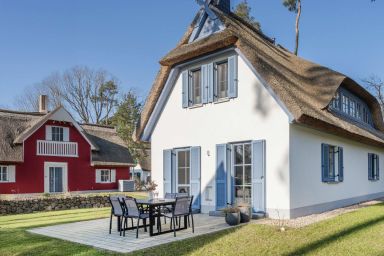 Ferienhaus "Lütten Reet" - Modernes Ferienhaus mit Sauna & Garten – ruhig & komfortabel im Grünen