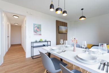 Küstenhain Lodge - Stilvoll entspannen – moderne 75m²  Ferienwohnung mit Balkon