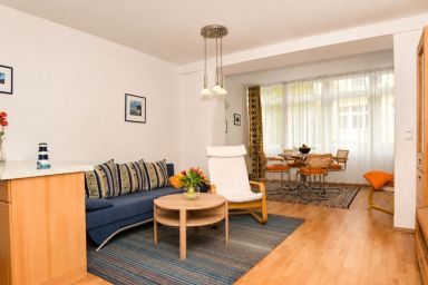 Fewo Krüger - Komfortable 54 m² Ferienwohnung in ruhiger Lage mit Terrasse für 4 Personen