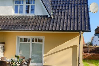 Strandstr. 4b "Likedeeler 2" - Ferienhaus "Likedeeler 2" in Zingst: 95 m², Garten, Kaminofen, Terrasse