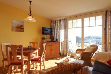 Meeresblick - 3-Zimmer-Ferienwohnung mit Balkon in Kühlungsborn – ideal für 4 Personen + Hund