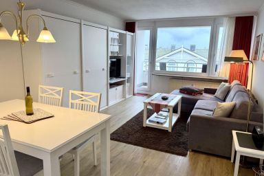Strandstraße Whg. 65 - Gemütliche, zentrale 2-Zimmer Whg., strandnah, 2 Balkone, Stellplatz, WLAN.