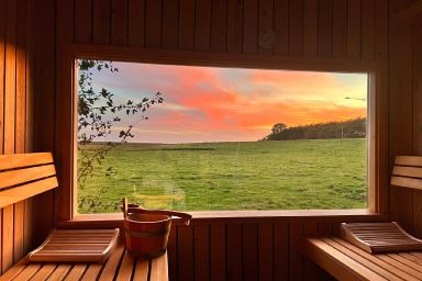 Maritime, moderne Ferienwohnung mit Gartensauna