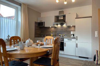 Helle Erdgeschosswohnung mit sonniger Terrasse