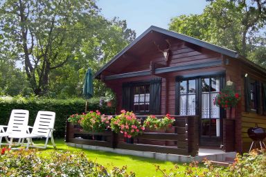 Hütte mit Terrasse und Garten