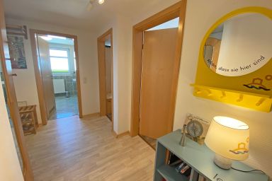 A: Haus Rügenscher Bodden mit Meerblick - Ferienwohnung 09 3-Raum DG