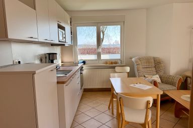 schöne Ferienwohnungen mit Terrasse im Zentrum von Rügen - 2-Raumferienwohnung m. Terrasse Koje für Vier