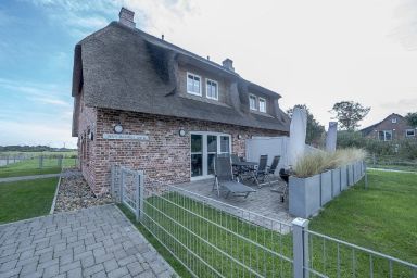 Reetdachidylle am Deich - Charmante Doppelhaushälften - DAG-897 - Nordseehaus mit Sauna - stilvoll & erholsam