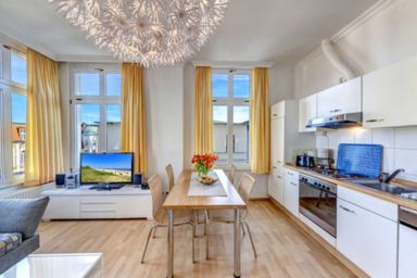 Villa Ostseewarte, STRANDNAH, teilw. SEEBLICK, FAHRSTUHL - Villa Ostseewarte Whg. 11, BALKON, FAHRSTUHL