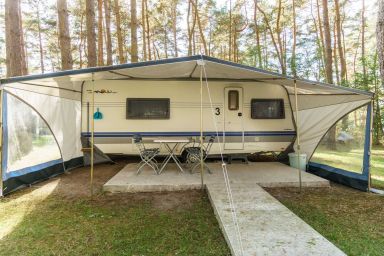 Urlaub im Wohnwagen - mitten im Wald - Wohnwagen 03