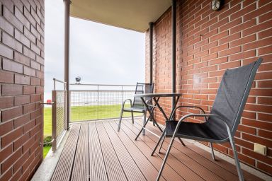 Großzügige Ferienwohnung in Wilhelmshaven am Südstrand mit Balkon & Meerblick | Wohnung 28