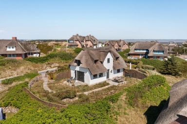 Ferienhaus Dünemwai Miarwüfki - Stilvoll. Reet. Kamin.