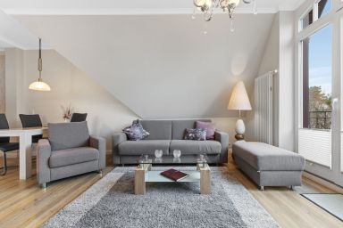 Villa Löwenstein - Exklusives, hochwertiges Ferienapartment mit zwei Balkonen - nur 60 m zum Strand