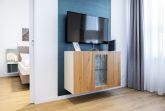 Wohn-/Essbereich mit Flatscreen-TV