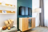 Wohn-/Schlafbereich mit Flatscreen-TV