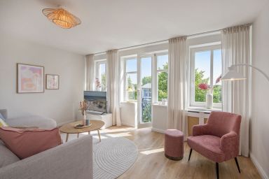 Blaue Welle 15 - Bunte Fische - Blaue Welle 15 - liebevoll hell eingerichtet in zentraler Lage von Bansin