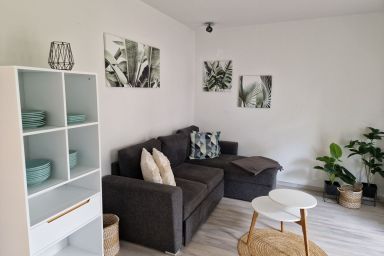 Bahnhofstr. 11 Haus 2 Whg. 3 - "Gemütliche Ferienwohnung in Zingst: Relaxen und Wohlfühlen!"