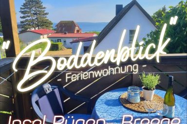 Ferienwohnung Boddenblick - Balkon und Wasserblick - Ferienwohnung Boddenblick: Ihr Rückzugsort in Breege mit Blick auf den Bodden