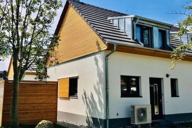 Ferienhaus BUG - zwischen Bodden und Meer - Ferienhaus Bug – Charmantes Domizil mit Terrasse, nah am Wieker Bodden