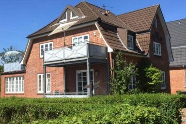 Haus am Walde - OG - Ferienwohnung Haus am Walde OG: Balkon, WLAN, 380 m zum Strand