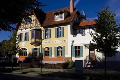 Kaiserliches Postamt - Gemütliche 50 m² Ferienwohnung mit Westbalkon & Tiefgarage für 3 Personen