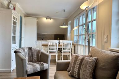Eidumweg Whg. 5 - Helle und moderne Obergeschosswohnung für 4 Personen mit Balkon und Sauna