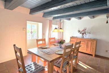 Doppelhaushälfte unter Reet - Reetgedeckte Doppelhaushälfte auf 85m² mit Garten und Kamin in Oevenum auf Föhr