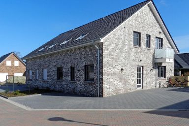 Ferienhaus in Burhave mit Großer Terrasse