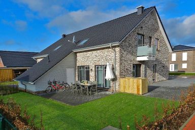 Ferienhaus in Burhave mit Großer Terrasse