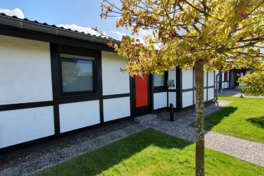 Ferienhaus in Burhave mit Garten, Grill und Terrasse