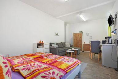 Peenecamp Neukalen, Campingplatz - Ferienwohnung Fr 2 - 4 Personen