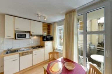 Villa Aquamarina, 1. REIHE, tw. SEEBLICK, LIFT, P/TG - Villa Aquamarina Whg. 10, SÜDBALKON, FAHRSTUHL