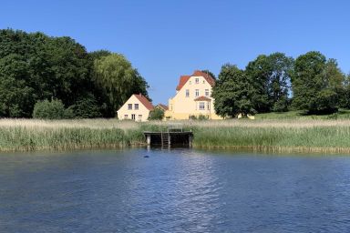 Gut Grubnow Rügen - Ferienwohnung 1 mit Seeblick